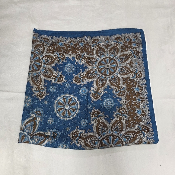 VINTAGE 100% Silk Scarf | Made in Italy | Blue & Brown Ornate Medallion - Picture 2 of 5